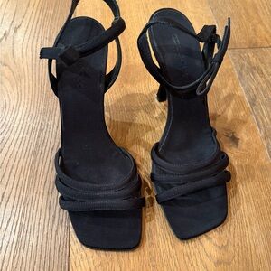 Nursace sandals with bow size 39